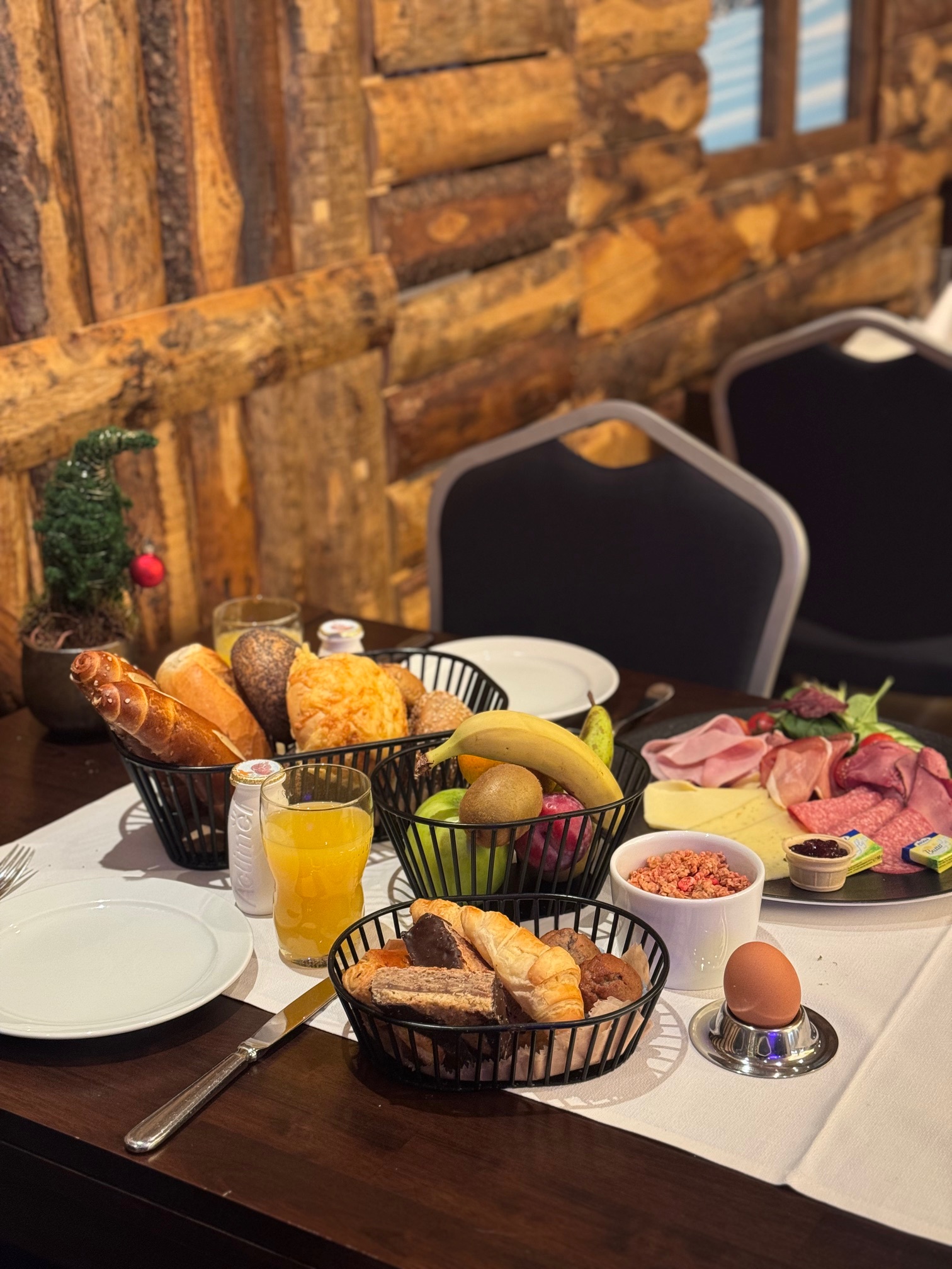4. crowne plaza dusseldorf neuss adventsbrunch